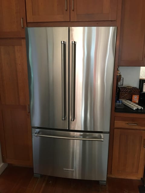 Brand New Fridge! Gourmet Kitchen with Gas Oven Range