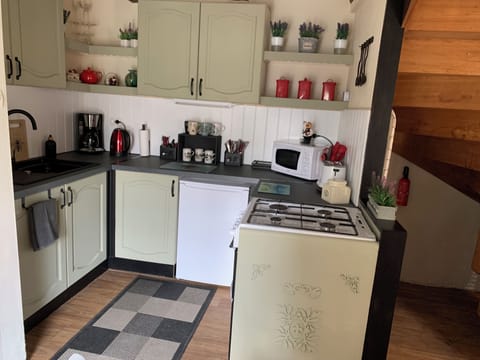 Fuchsia Cottage Kitchen