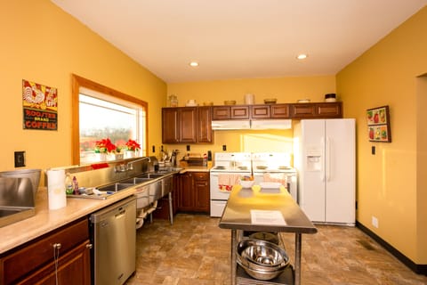 Fully furnished kitchen.