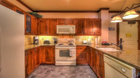 Kitchen Full view RB120