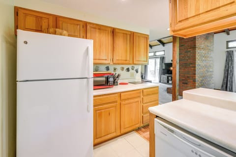 Kitchen | Toaster | Coffee Maker | Crockpot | High Chair