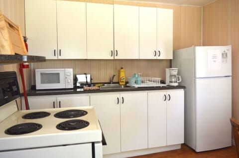 Fully furnished kitchenette