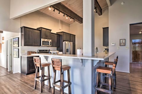 Kitchen | Toaster | Trash Bags & Paper Towels | 1st Floor