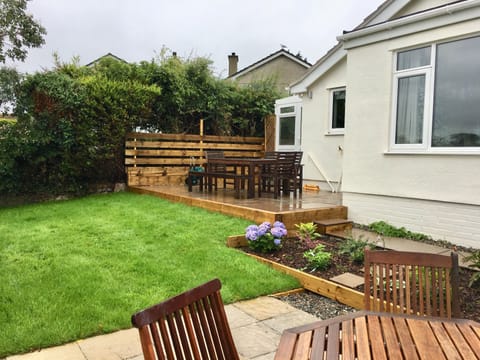 Enclosed garden for relaxing