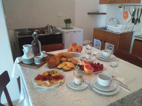 Sweet and/or savory breakfasts available 