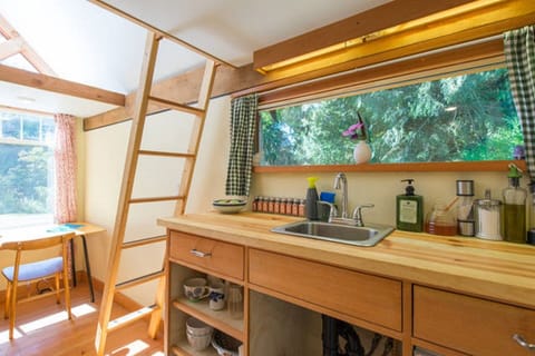 Make something delicious in the fully-equipped kitchen -includes hotplate/kettle