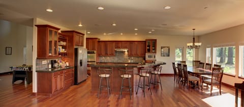 Kitchen and dining area.