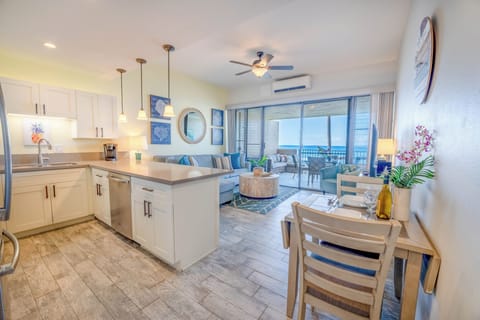 Milowai 410 A Beautiful Ocean Front View