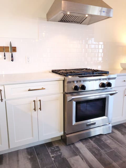 Premium Kitchenaid appliances throughout kitchen.