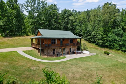 Welcome to the Black Bear Lodge (1)