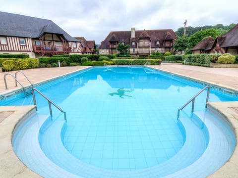 Swimming Pool, Property, Leisure, Resort, Water, Real Estate, Vacation, Building, Resort Town, House