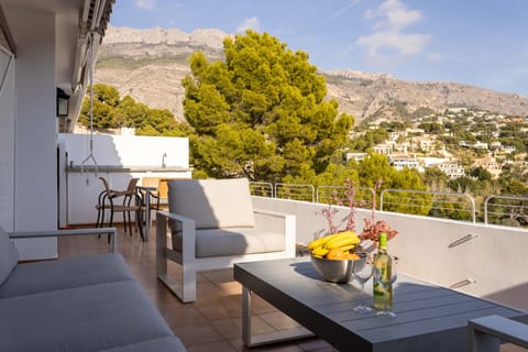 New outdoor furniture (1)