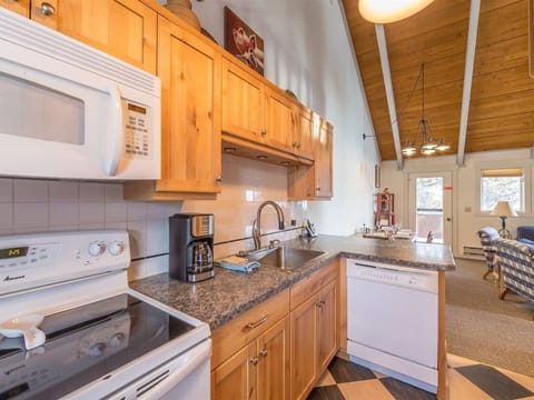 Cook a delicious meal | Main Level