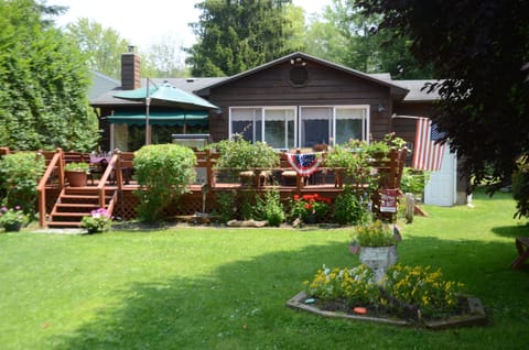 honeoyelakehouse@gmail.com