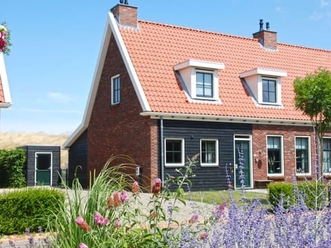 Plant, Flower, Sky, Window, Property, Cottage, Land Lot, House, Cloud, Grass