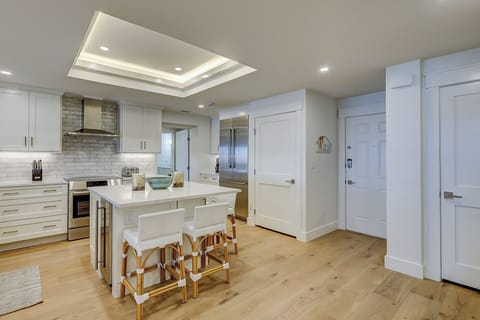 Beachside Tennis 1897 - Fully Renovated Kitchen