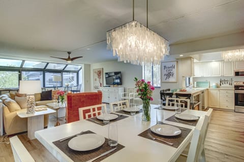 Great view of the layout.  Adequate seating for homemade meals with the whole family.