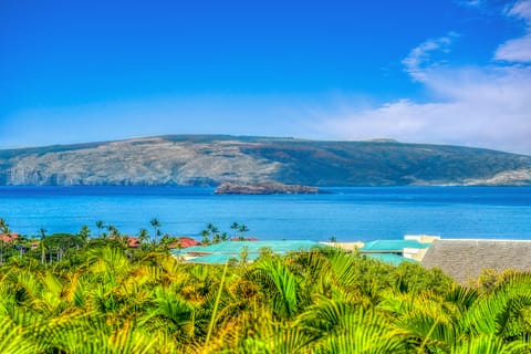 Enjoy ocean views of Molokini from our lanai