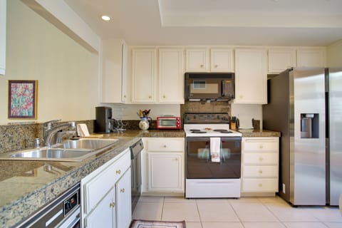 Kitchen | Full Equipped | Standard Drip Coffee Maker