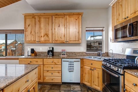 Bear Hollow Village 5478: Fully-equipped kitchen