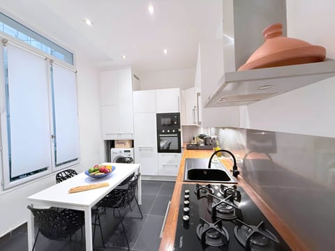 PARIS LYRIQUE – Cuisine moderne, complète et fonctionnelle