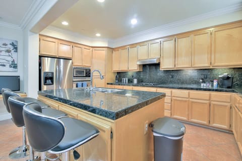 Beautiful kitchen with island