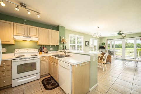 Kitchen - Full Kitchen. Coffee maker, blender, toaster, microwave all you need to stay in for a meal.