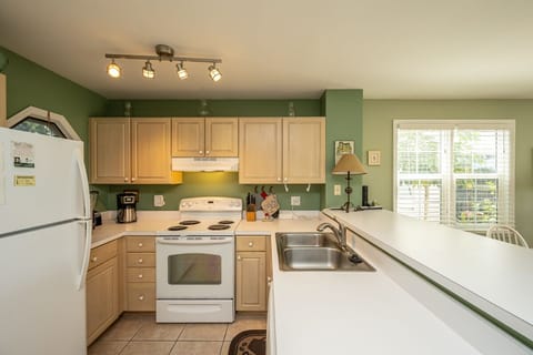Kitchen - Full Kitchen. Coffee maker, blender, toaster, microwave all you need to stay in for a meal.