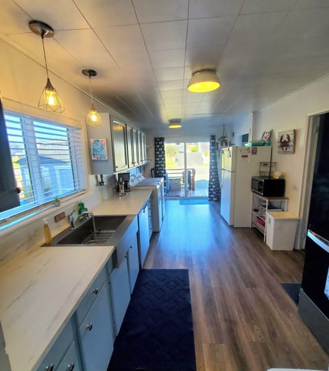 Updated kitchen w/New SS Dishwasher & Oven, Microwave, Fridge, Washer & Dryer 