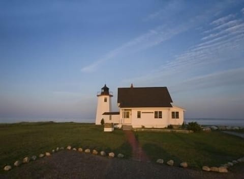 Historic Wings Neck Lighthouse
