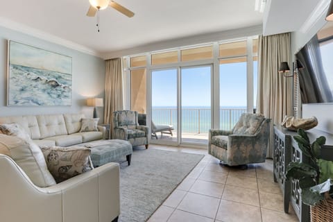 Phoenix Orange Beach 602 Living room