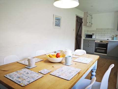 Spacious kitchen/dining room | Friesian Valley Cottages - Maple Barn - Friesian Valley Cottages , Mawla, near Porthtowan