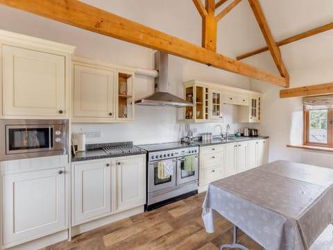 Kitchen | Higher Churchtown Farm - The Place 2 B - Higher Churchtown Farm Barns, Tresmeer, near Launceston