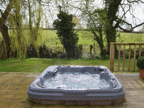 Hot tub | Clawdd Offa, Penyffordd, near Chester
