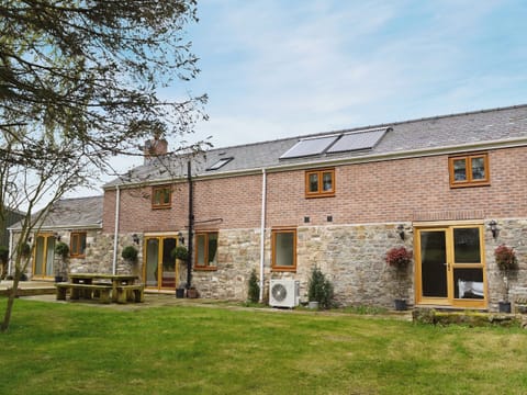 Exterior | Clawdd Offa, Penyffordd, nr. Chester