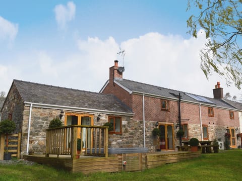 Exterior | Clawdd Offa, Penyffordd, near Chester