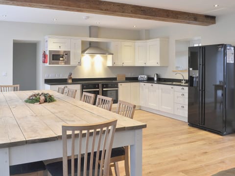 Open plan living/dining room/kitchen | Ash Farm Barns - Wagonner&rsquo;s Barn, North Willingham, nr. Market Rasen
