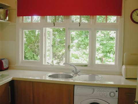 Kitchen | Leisure Hour, Hoveton, nr. Wroxham, Norwich