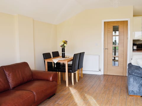 Open plan living/dining room/kitchen | Ashington Holiday Cottages - Hawthorne Cottage, Skegness