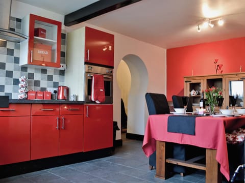 Kitchen/diner | Bont Cottage, Kidwelly