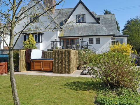 Garden | The Court, Wern-y-Wylan, Anglesey