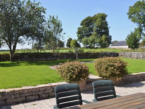 Garden with patio, furniture and barbecue | Goulday, Chelmorton, nr. Buxton