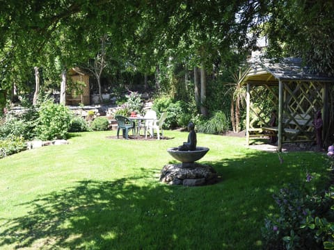 Lovely, well maintained garden and grounds | Skyber Cottage, Ruan Minor, near Helston