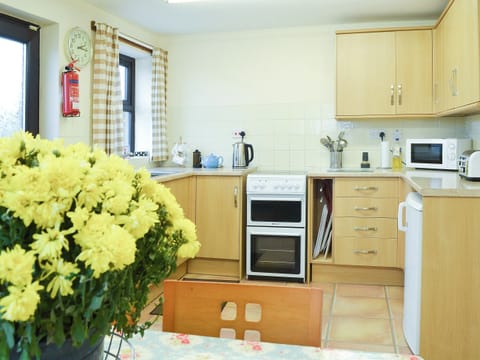 Spacious kitchen/diner | The Gatehouse, Aberffraw, Anglesey