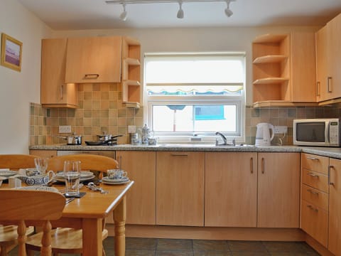 Kitchen/diner | Elens Place, Tywyn
