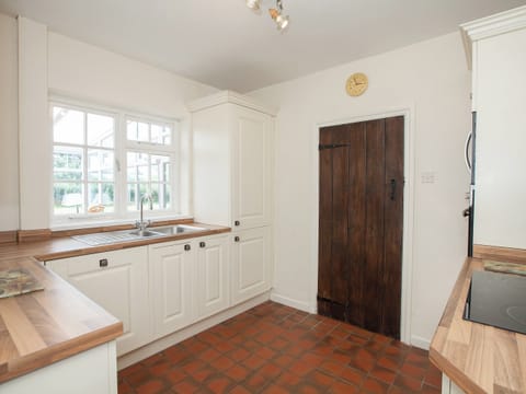 Kitchen | Fir Tree Cottage, Chatcull, nr. Eccleshall