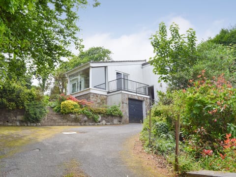 Driveway to private parking area for 3 cars | Tucstan, Constantine, near Falmouth