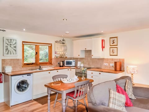 Open plan living space | Woodside Lodge - Dartmoor Lodges, Doccombe, near Dunsford