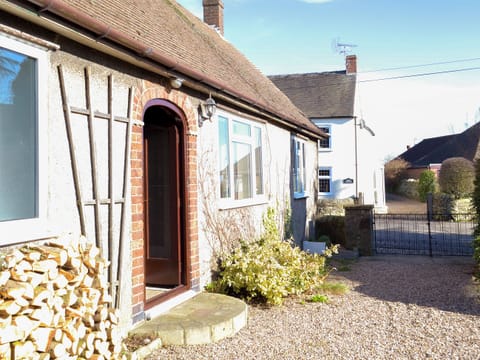Pleasant bungalow | The Bungalow, Pentrich, near Ripley