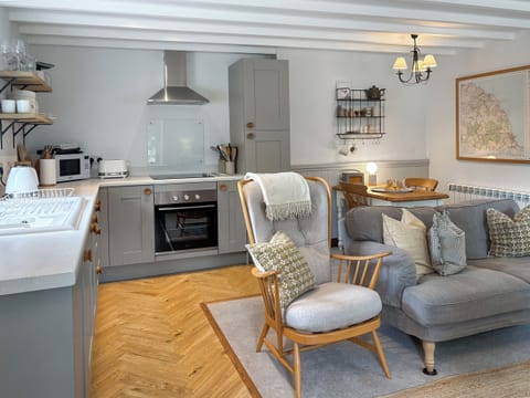 Open plan living space | Wheatsheaf Cottage - Granary Farm Cottages, Sawdon, near Scarborough